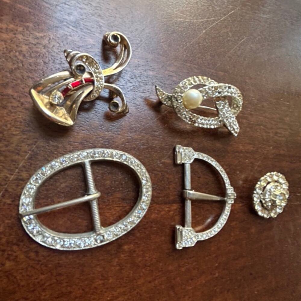 Vintage Rhinestone Brooch & Buckle Lot – 5 Pieces, Mixed Styles, 77g - Picture 1 of 4